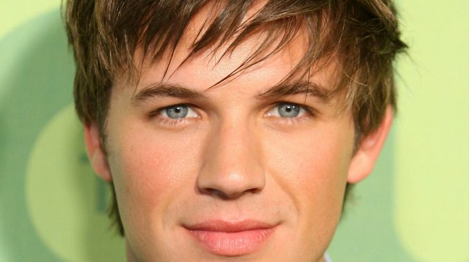 Stylish Short Silky Hairtsyle for boys