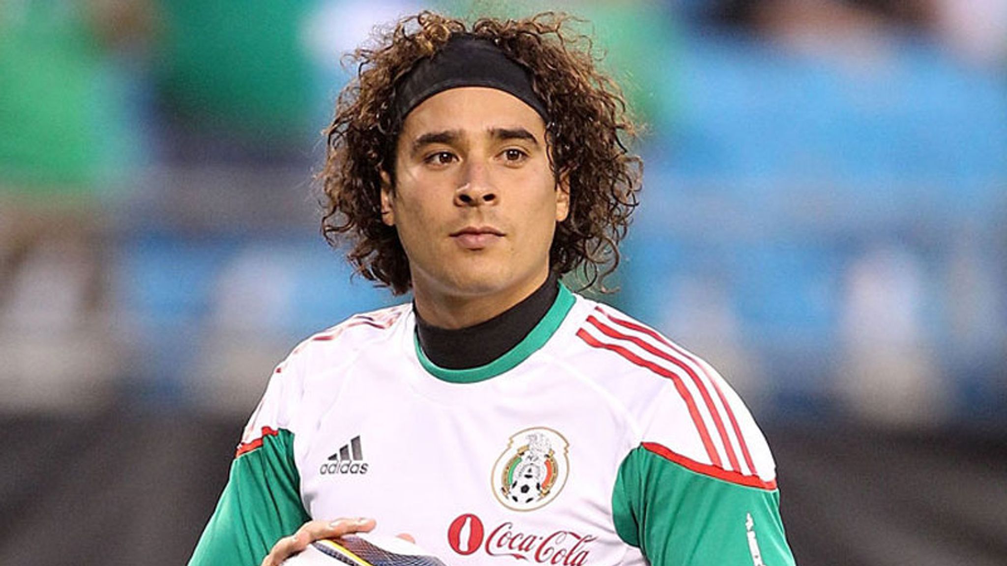Guillermo Ochoa Haircut 2025